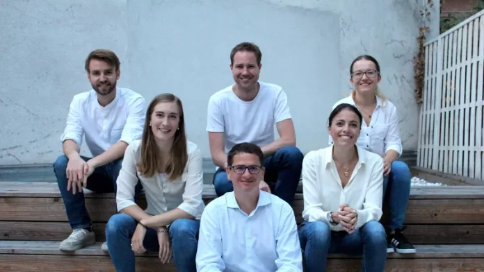 SaaS startup inoqo, based in Vienna, secures $7 million in funding. The money came from known family offices and angel investors like Triple Impact Ventures and Daniel Zech (former SevenVentures and TV show 2 Minutes 2 Million) on behalf of FJH Immobilien- und Vermögensverwaltung GmbH, as well as Christian Kaar, co-founder and former CTO of Runtastic (which was acquired by Adidas for €220 million).