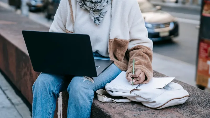 Reliable Paper Writer: How to Choose and Save Money